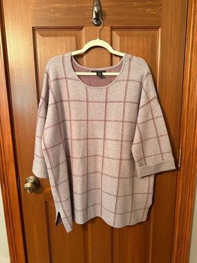Tahari Gray Sweater with Burgundy Windowpane
